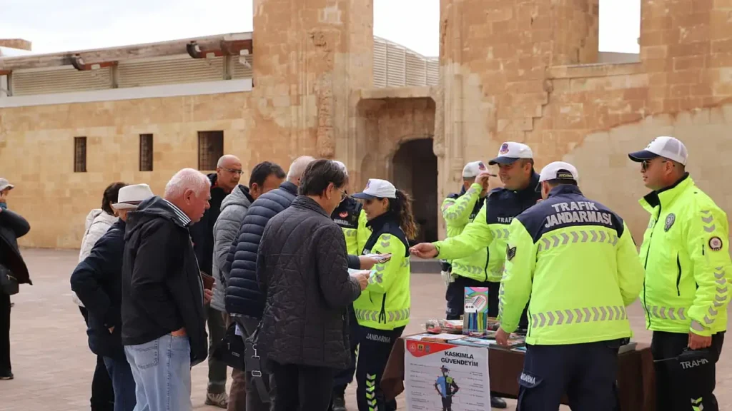 İshak Paşa Sarayı’ndan Trafik Güvenliği Mesajı Verildi
