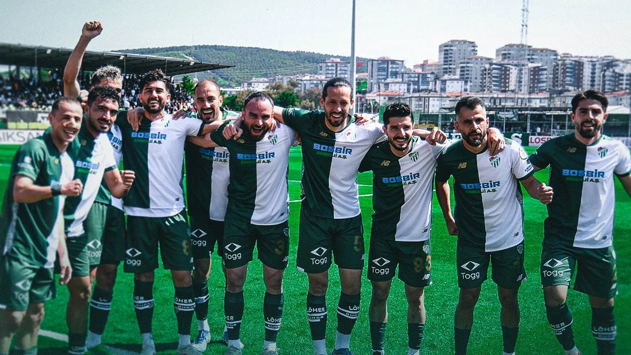 Bursaspor Hamza Gür ile yolları ayırdı