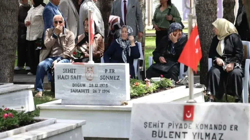 Anneler Günü’nde Şehit Annelerine Duygu Dolu Ziyaretler