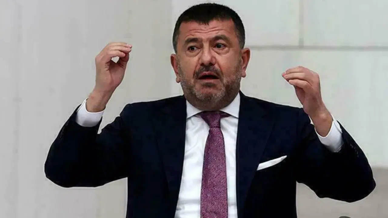 CHP’de Kriz: Özgür Özel ve Veli Ağbaba’nın Sert Tepkisi