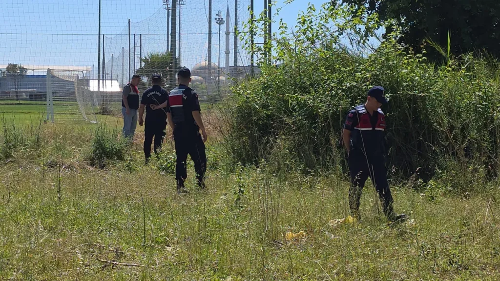 Çoban gördü! Boş arazide kafatası ve kemikler bulundu