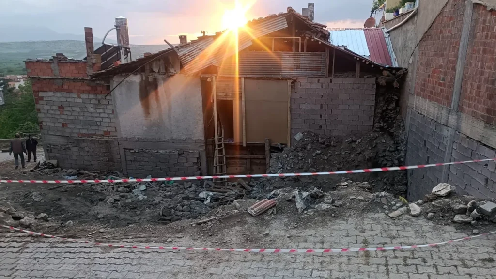 Çocuklar oynarken buldu, ekipler ablukaya aldı!