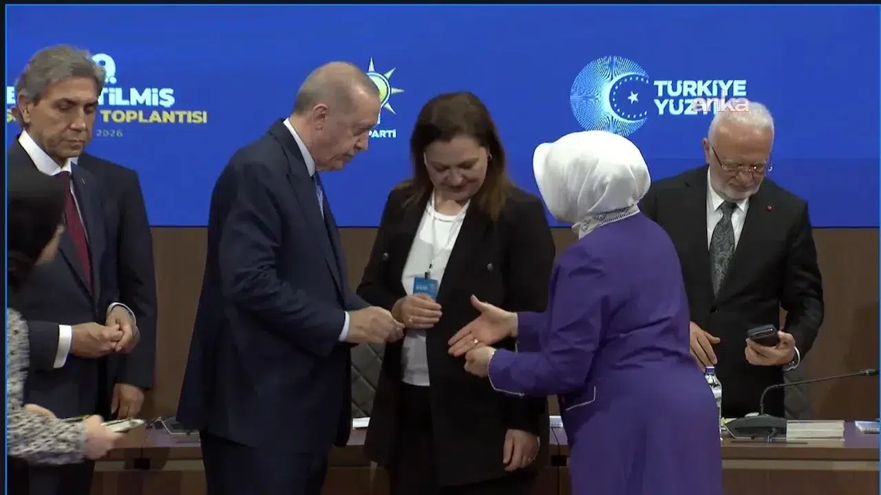 Burcu Köksal AK Parti’ye Katıldı: Neden ve Ne Anlama Geliyor?