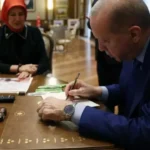 Cumhurbaşkanı Erdoğan Kurban Bağışını Türk Kızılay’a Yaptı