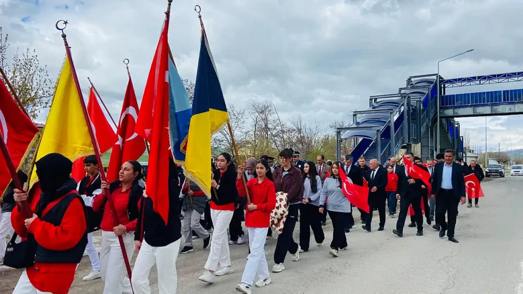 Diyadin’de 19 Mayıs Coşkusu Sokaklarda Yaşandı
