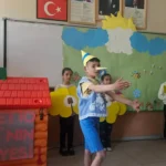 Diyadin’de öğrencilerden “Pinokyo” gösterisi büyük beğeni topladı