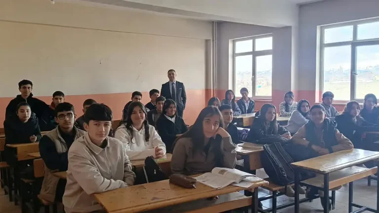 Diyadin’de Gençlere Malcolm X’in Hayatı Anlatıldı