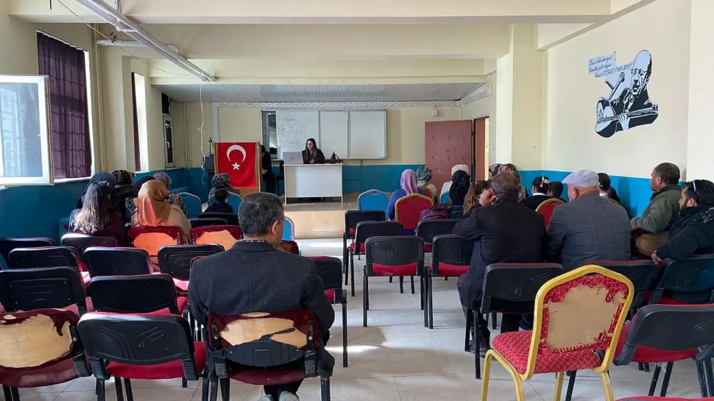 Diyadin’de Velilere Teknoloji Bağımlılığı Eğitimi Verildi