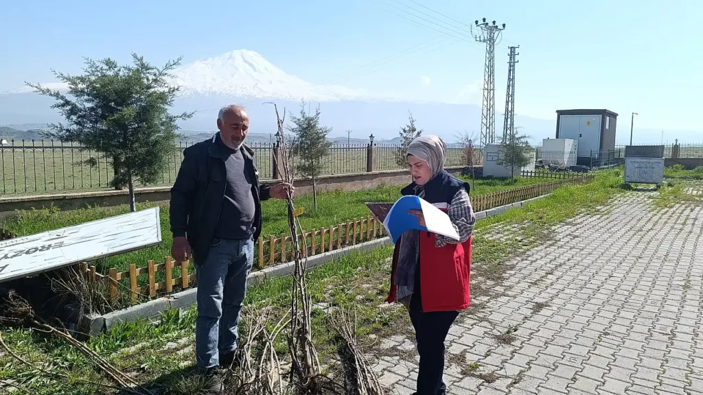 Doğubayazıt’ta çiftçilere yüzde 75 hibeli meyve fidanı desteği