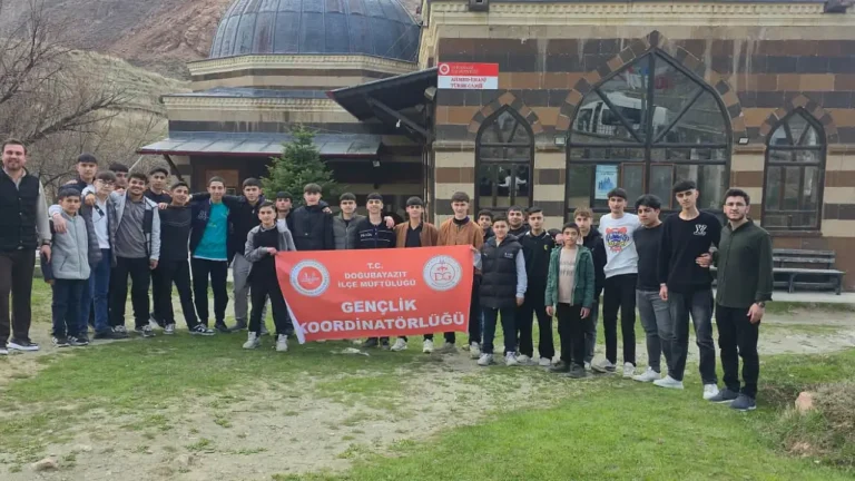 Doğubayazıt’ta Çocuklar Ahmed-i Hani ile Buluştu