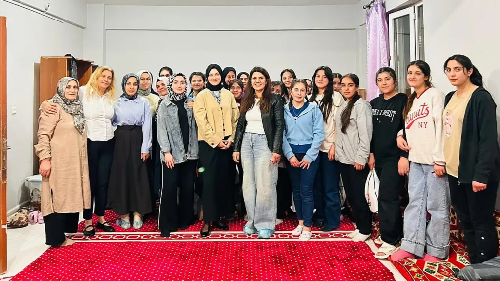 Doğubayazıt’ta Kız Öğrencilere Moral Desteği Etkinliği