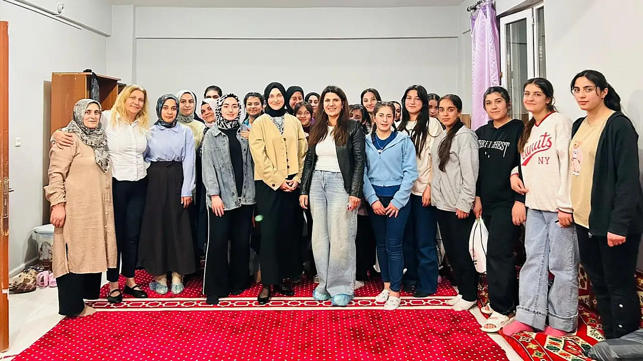 Doğubayazıt’ta Kız Öğrencilere Moral Desteği Etkinliği