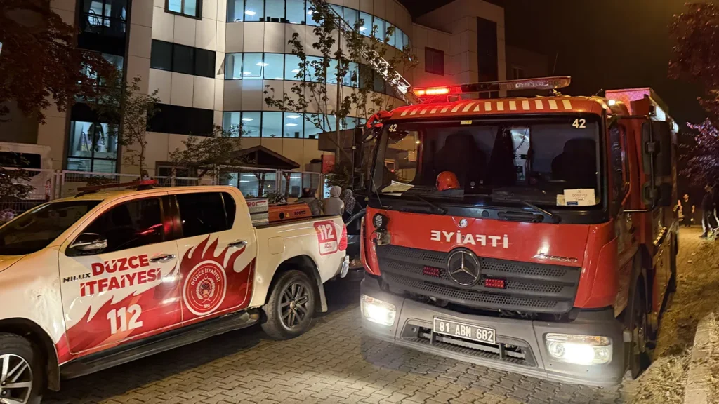 Düzce’de Yangın: Huzurevindeki 54 Kişi Tahliye Edildi