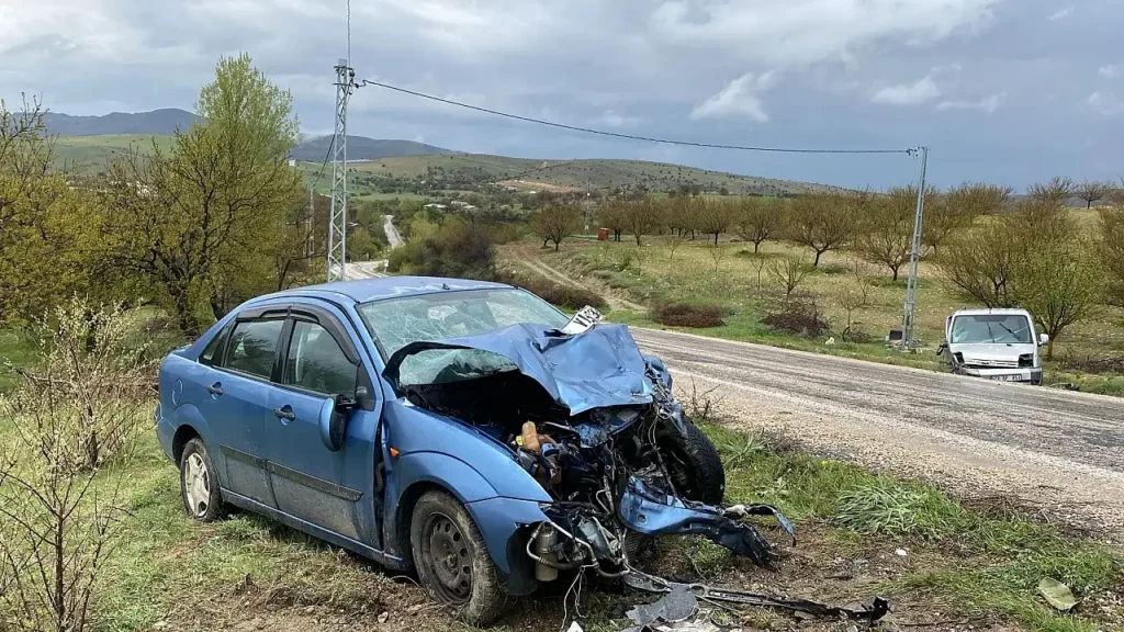 Elazığ’da feci kaza: 1 ölü, 2 yaralı