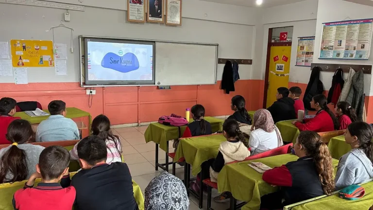 Eleşkirt’te Öğrencilere Akran Zorbalığı ve Öfke Kontrolü Eğitimi