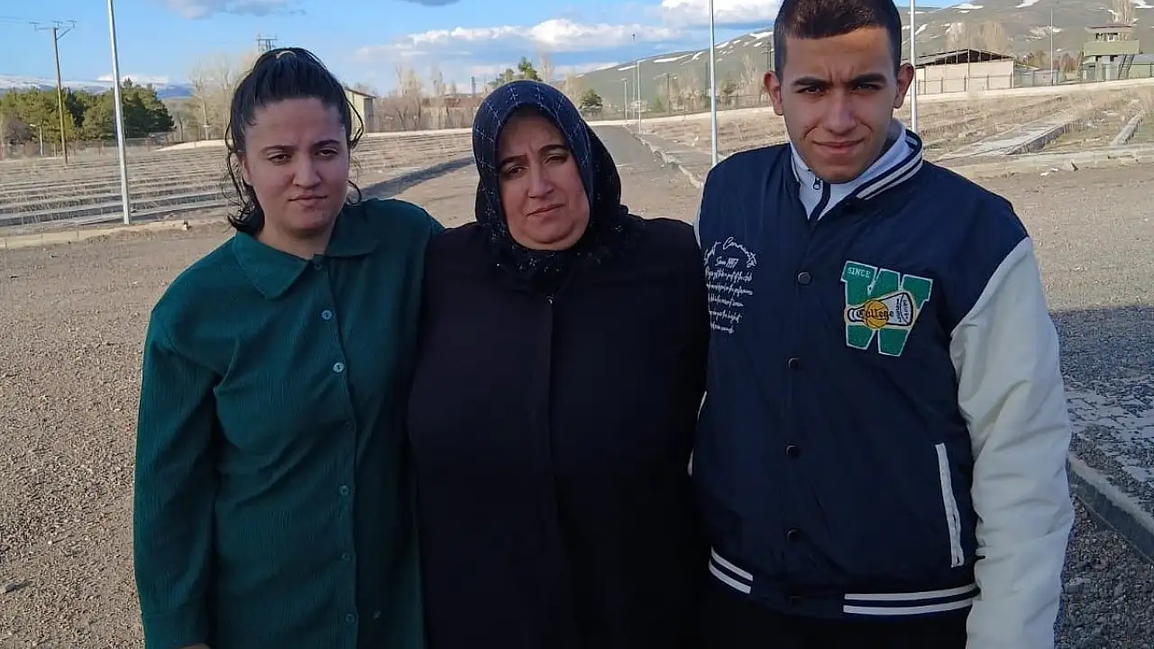 Erzurum’da otizmli iki çocuğunu tek başına büyüten annenin anneler günü buruk geçti
