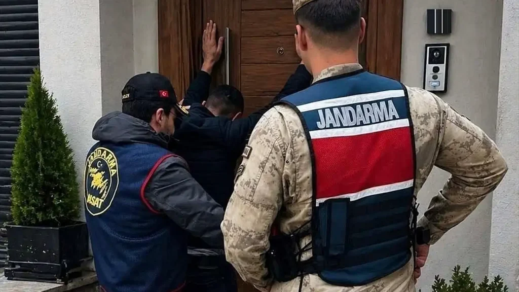 Erzurum’da yıllardır aranan firariler böyle yakalandı