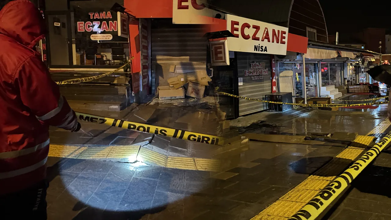 Hakkari’de Zemin Çatlaması: 6 Bina Tahliye Edildi!