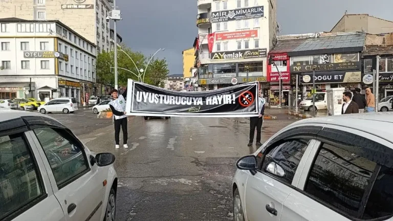 Ağrı’daki Gençler Madde Bağımlılığına Karşı Sahaya İndi