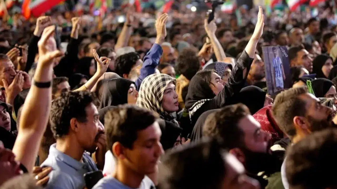 İran Milli Takımı, ABD Öncesi Tahran’da Büyük Gösteri Düzenledi