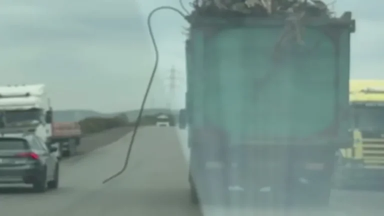 İzmir’de Trafik Güvenliğini Tehdit Eden Kamyon Skandalı