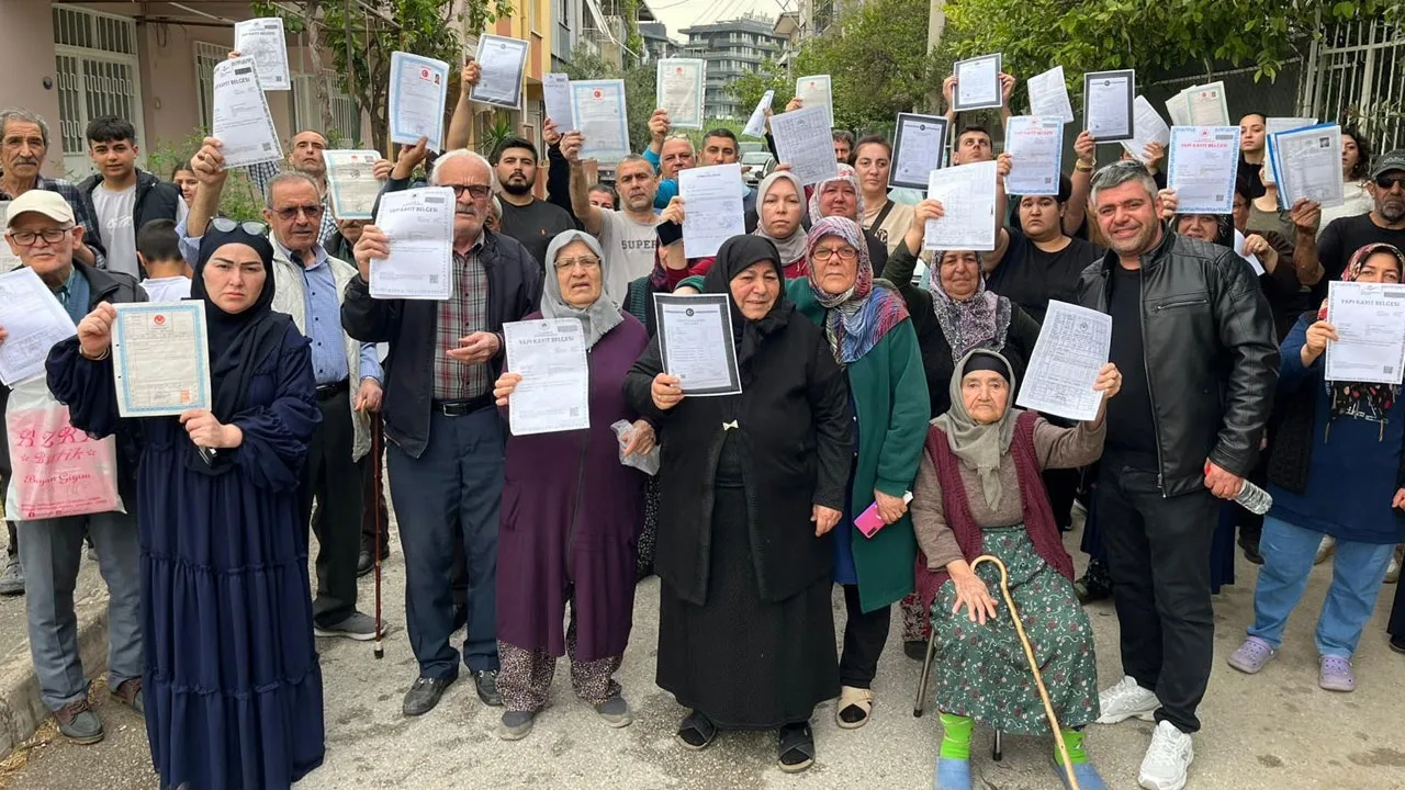 İzmir’de Şeftali Bahçesi Tartışması: Mahalle Sakinleri İsyan Etti