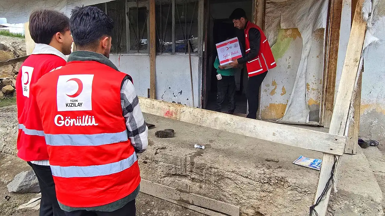 Kızılay Diyadin, Bayram Öncesi İhtiyaç Sahiplerini Unutmadı