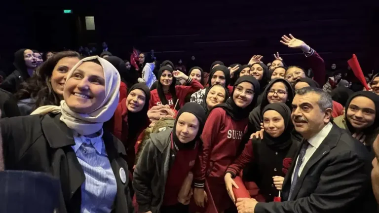 Yusuf Tekin: İmam Hatipler Vatan Savunmasıdır
