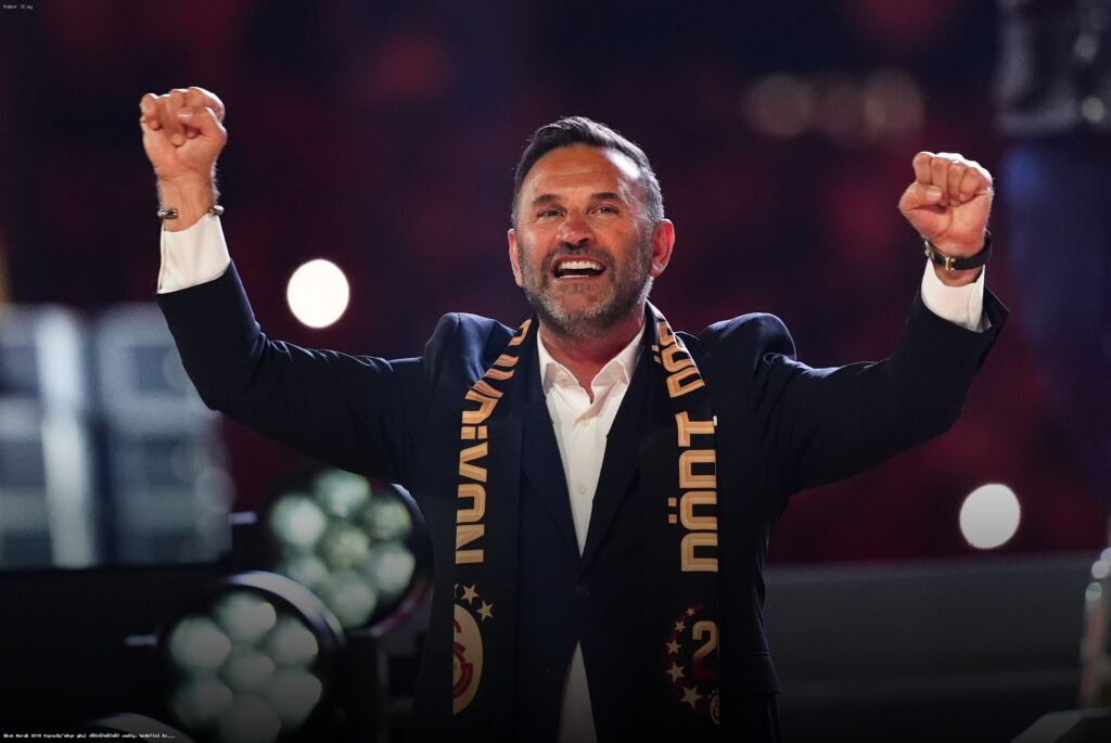 Okan Buruk UEFA Kupası’nın yıl dönümünü andı, hedefini belirledi