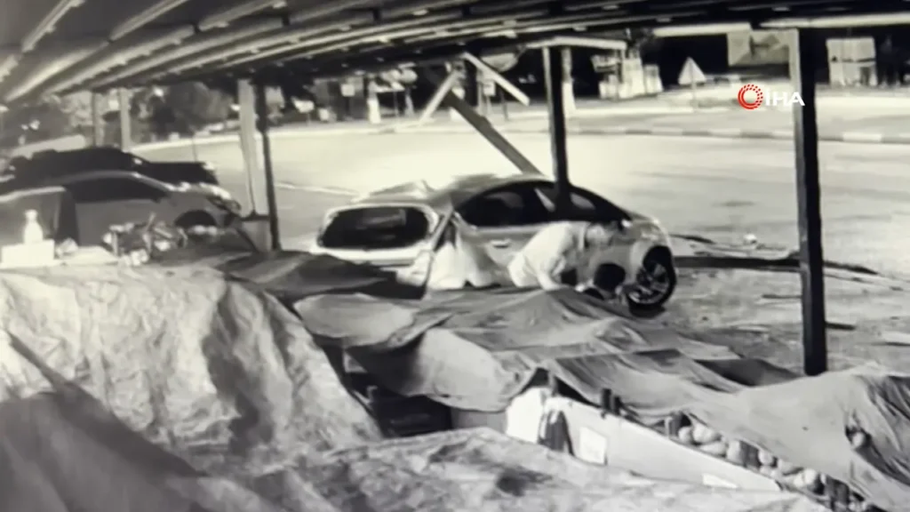 Osmaniye’de Trafik Kazası: Otomobil Manav Tezgahına Girdi