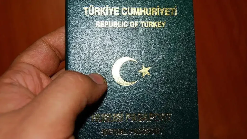 Özel Okul Öğretmenlerine Yeşil Pasaport Hakkı Geliyor!
