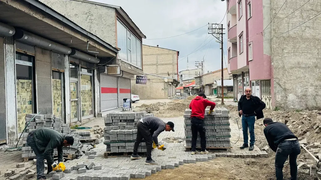 Patnos’ta Yol Sorunu Çözüme Kavuşuyor