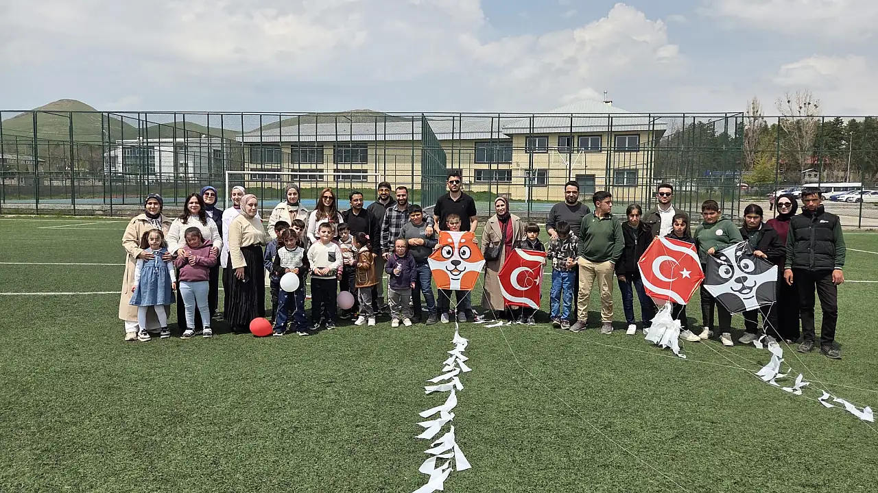 Patnos’ta Engelliler Haftası kapsamında uçurtma şenliği düzenlendi