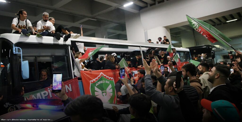Amedspor Süper Lig’e Yükseldi: Diyarbakır’da Büyük Coşku