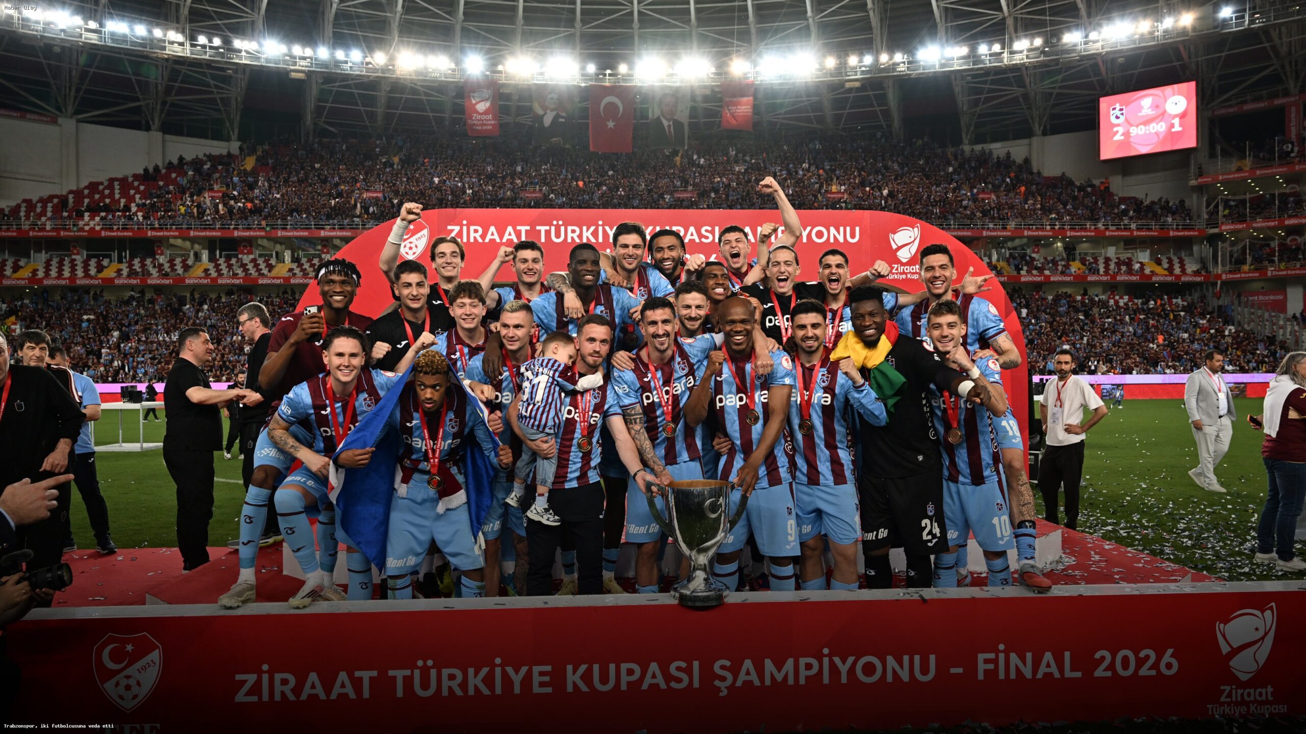 Trabzonspor’un İki Yıldızı Takımdan Ayrıldı