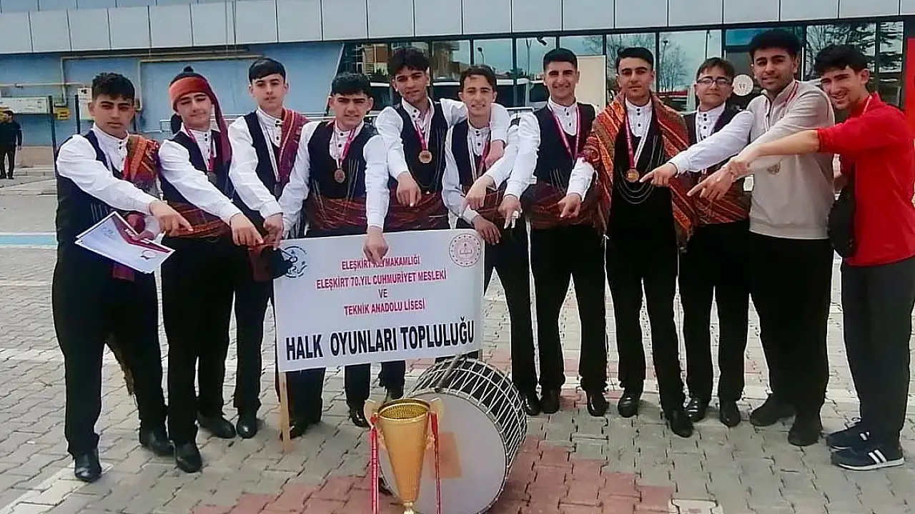 Ağrı’nın Gençleri Türkiye Üçüncüsü Olmayı Başardı