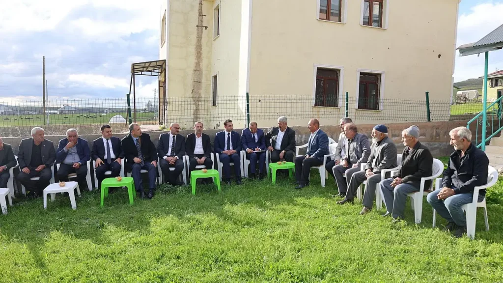 Vali Bozkurt, Patnos’ta Vatandaşlarla Buluştu