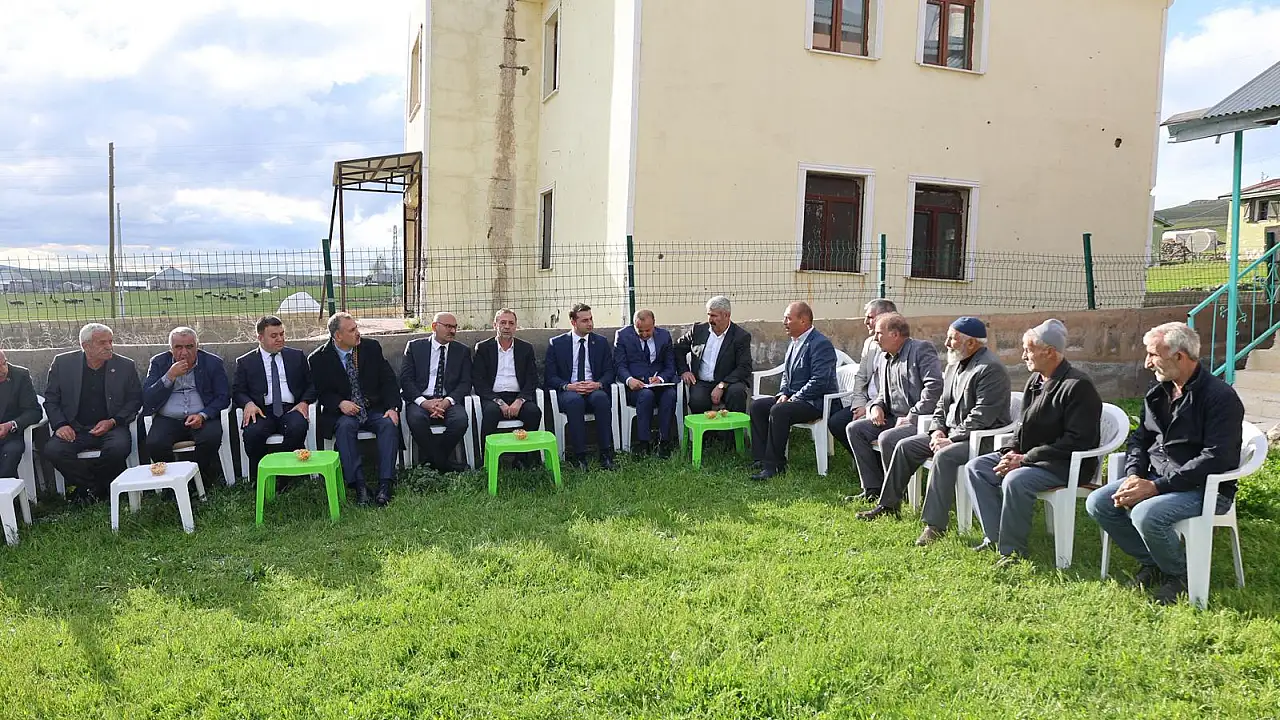 Vali Bozkurt, Patnos’ta Vatandaşlarla Buluştu