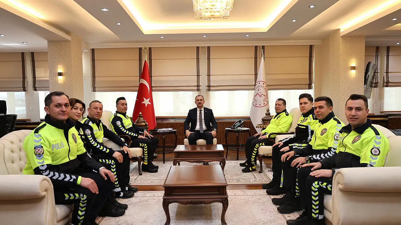 Trafik Haftası’nda Vali Bozkurt’tan Emniyet Heyetine Destek